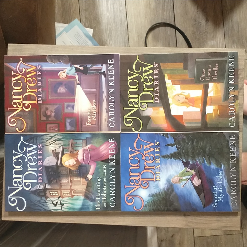 4pcs book set to the Nancy Drew Diaries